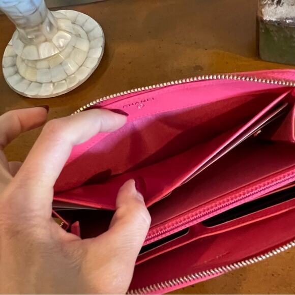 CHANEL Lambskin Quilted 19 Long Zipped Around Wallet Pink RARE - Picture 7 of 12